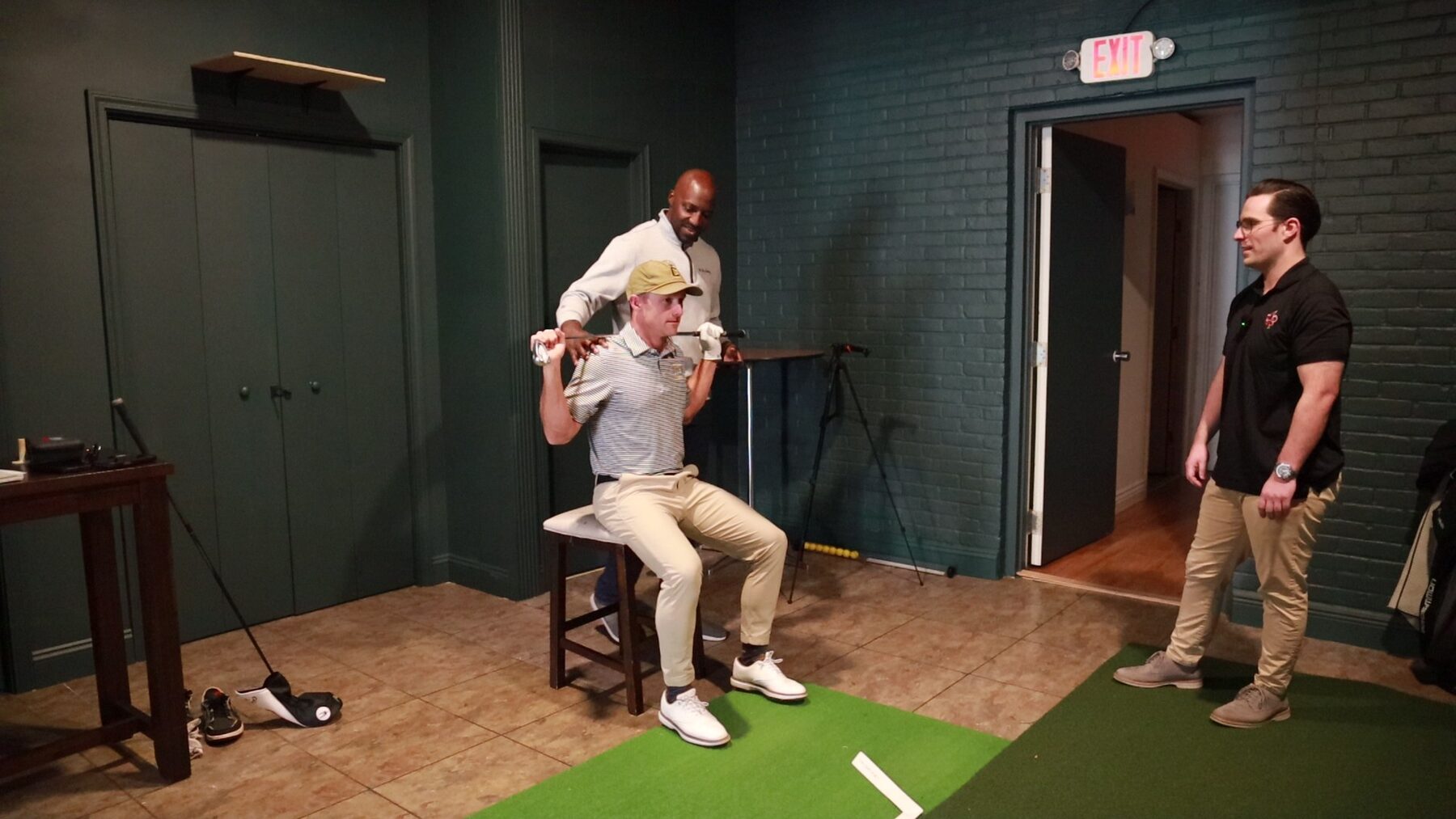 Golf swing performance analysis session with the Acadiana Pain & Performance team